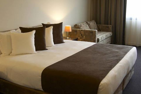 Quality Hotel Tabcorp Park - Tourism Townsville 0