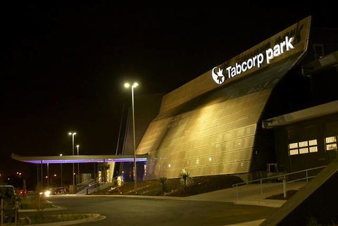 Quality Hotel Tabcorp Park - Tourism Townsville 7