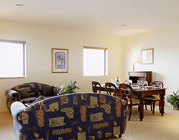 Quality Suites Boulevard On Beaumont Hotel - Tourism Townsville 0
