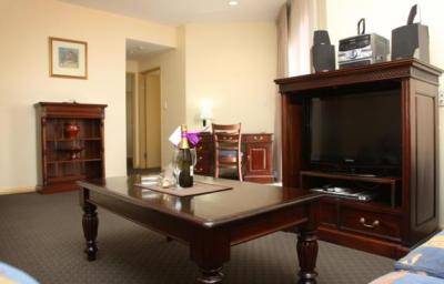 Quality Suites Boulevard On Beaumont Hotel - Tourism Townsville 3