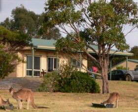 Riverside Retreat - Tourism Townsville 0