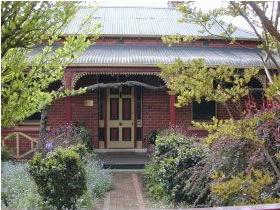 FINCHES OF BEECHWORTH - Tourism Townsville 0