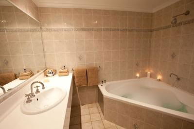 Endeavour Court Motor Inn - Tourism Townsville 4