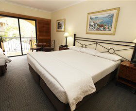Palm Royale Cairns - Tourism Townsville 3