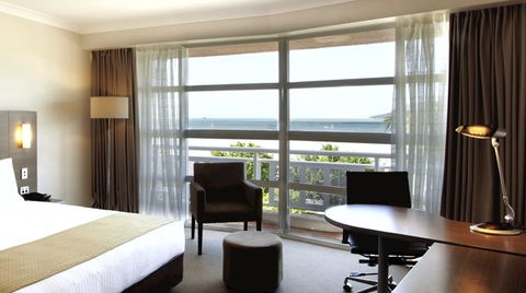 DoubleTree By Hilton Cairns - Tourism Townsville 3