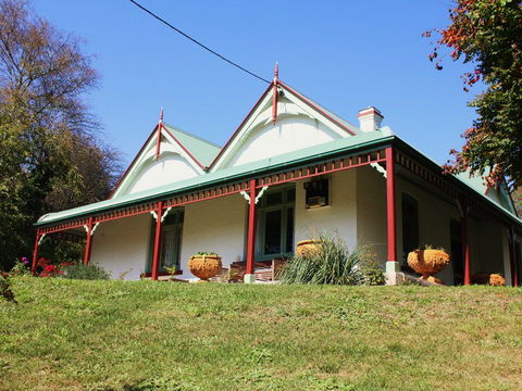 Ravenscroft And The Cottage - Tourism Townsville 1