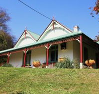 Ravenscroft and The Cottage - Tourism Townsville