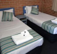 The Oaks Hotel Motel  - Tourism Townsville
