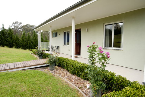 Highfields Country Cottages - Tourism Townsville 0