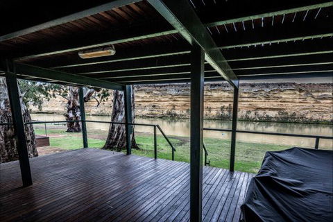 River Shack Rentals - Living The Dream - Tourism Townsville 7