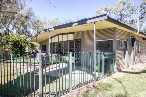 River Shack Rentals - Living The Dream - Tourism Townsville 106
