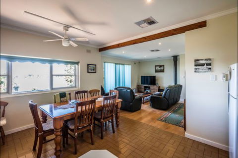 River Shack Rentals - Living The Dream - Tourism Townsville 64