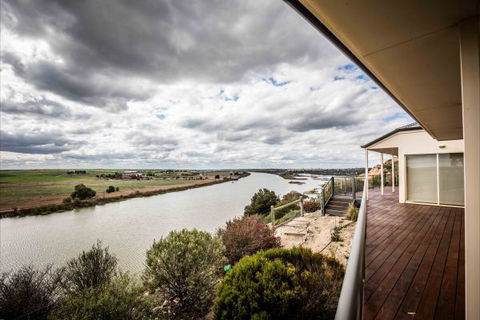 River Shack Rentals - Living The Dream - Tourism Townsville 26