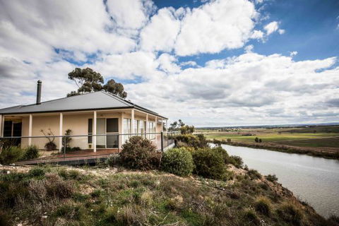 River Shack Rentals - Living The Dream - Tourism Townsville 27
