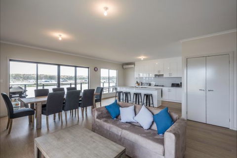 River Shack Rentals - Living The Dream - Tourism Townsville 89