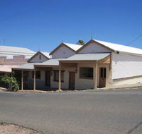 Carmines Antiques and Accommodation - Tourism Townsville