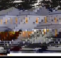 Oscars Waterfront Boutique Hotel - Tourism Townsville