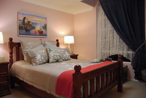 LAuberge Angara Bed And Breakfast - Tourism Townsville 1