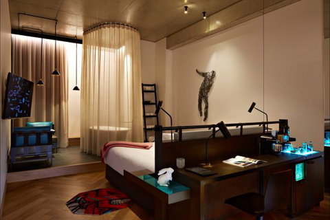 QT Melbourne - Tourism Townsville 0