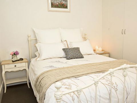 Queen's Cottage Barossa Valley - Tourism Townsville 6