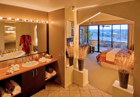 Riverview Rise Retreats - Tourism Townsville 1