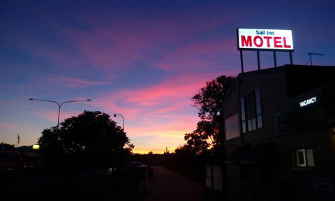 Sail Inn - Yeppoon - Tourism Townsville 8