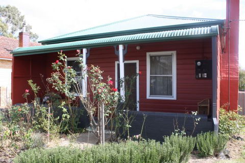 The Red House - Tourism Townsville 0