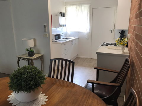 Annie's Hideaway - Tourism Townsville 0