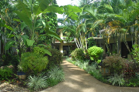 Bay Village Tropical Retreat - Tourism Townsville 1