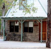 Caves Road Chalets - Tourism Townsville