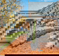 Grandview Accommodation - The Elm Tree Apartments - Tourism Townsville