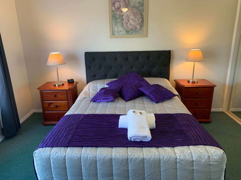 Obadiah Country Cottages - Tourism Townsville 6