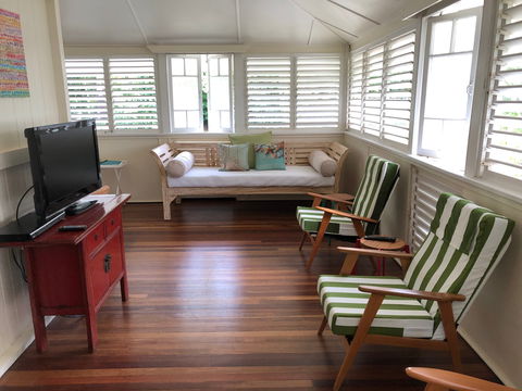 Daggoombah Holiday House - Tourism Townsville 1