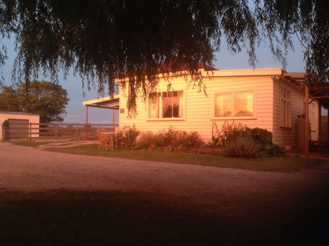 Fairview Bed And Breakfast Cottage - Tourism Townsville 1