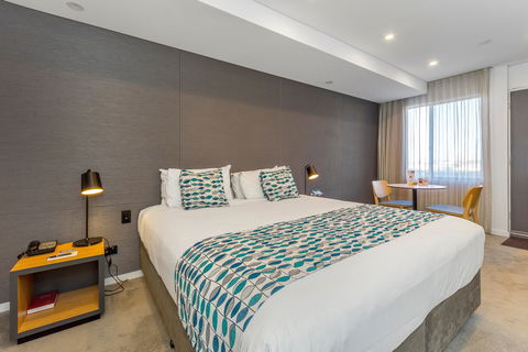 Quality Hotel Lighthouse - Tourism Townsville 2