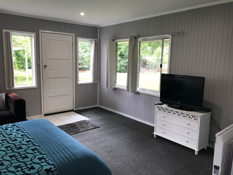 Ravenscroft Cottage - Tourism Townsville 1