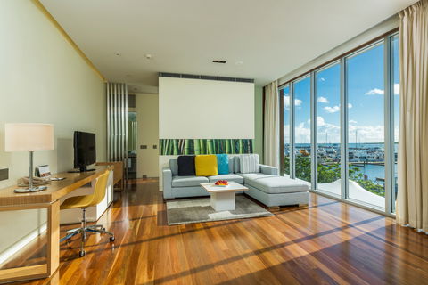 Shangri-la Hotel, The Marina, Cairns - Tourism Townsville 5