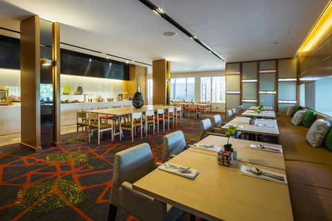 Shangri-la Hotel, The Marina, Cairns - Tourism Townsville 6