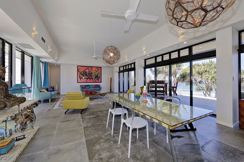 ZEN Beach Retreat - Tourism Townsville 6