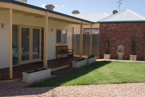 Sabina On Little Myers - Tourism Townsville 0