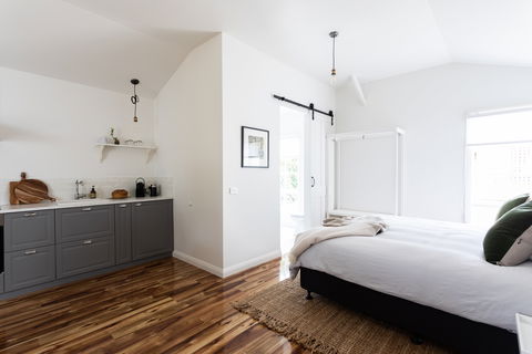 A Cottage In Richmond - Tourism Townsville 0