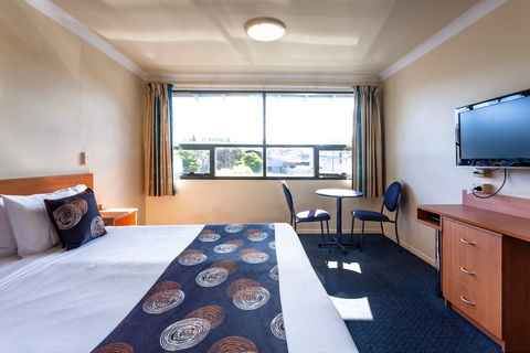 Black Buffalo Hotel - Tourism Townsville 0