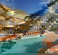Cairns Queenslander Hotel and Apartments - Tourism Townsville
