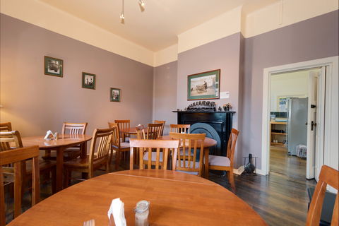 Edinburgh Gallery Bed & Breakfast - Tourism Townsville 2