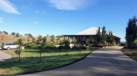 Hillcrest House Binda - Tourism Townsville 0