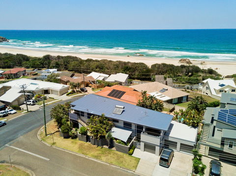 Watonga Rocks - Couple's Retreat - Tourism Townsville 0