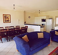 A Beachfront Villa Rockingham - Tourism Townsville