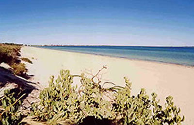 A Beachfront Villa Rockingham - Tourism Townsville 1