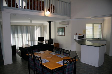 Walpole Bayside Villas - Tourism Townsville 2
