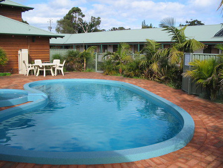 Tree Top Walk Motel - Tourism Townsville 2